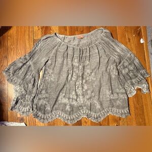 Saffire Boho Peasant Top XS Gray Embroidered Bell Sleeve Scallop Hem extra small